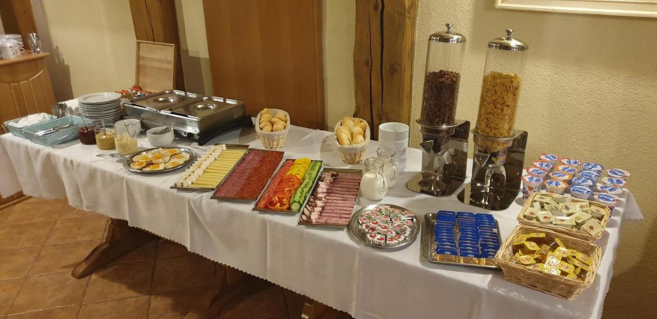 חומוטוב Forrest Hotel מראה חיצוני תמונה