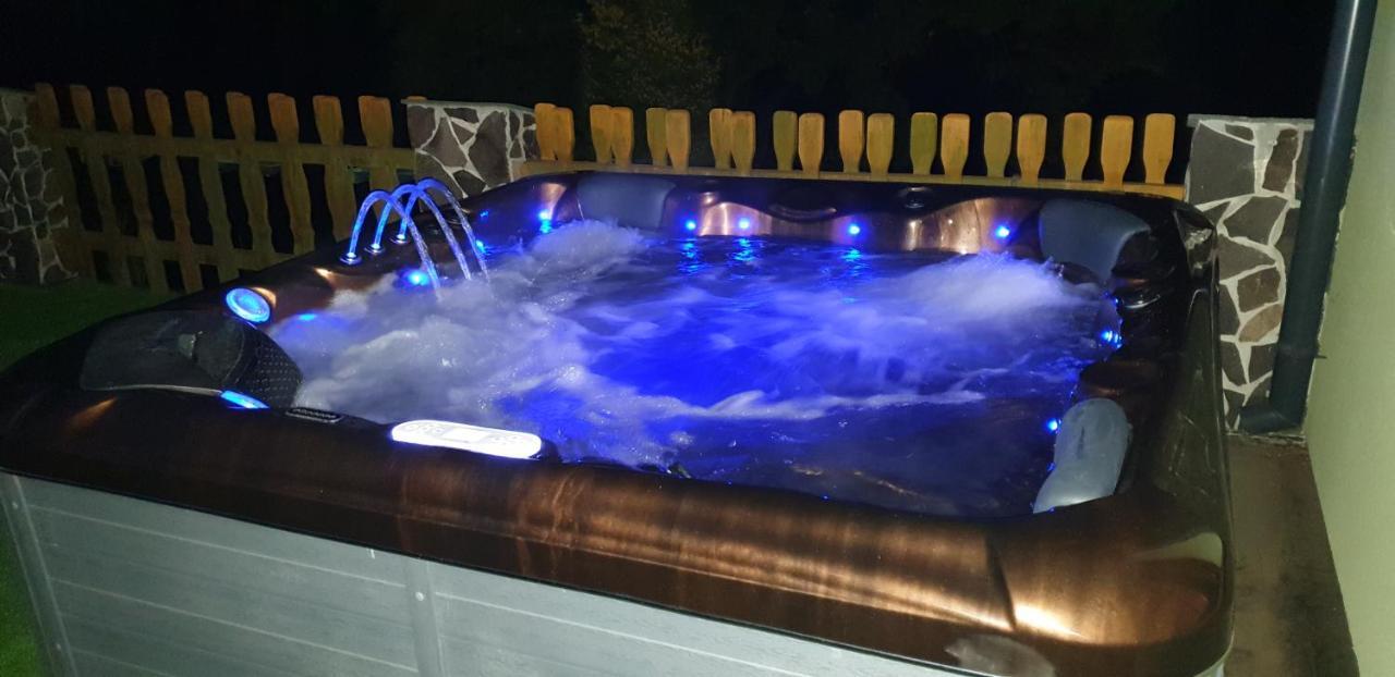 חומוטוב Forrest Hotel מראה חיצוני תמונה